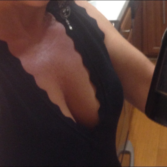 Guess Collection clingy black knit dress! - Picture 2 of 5